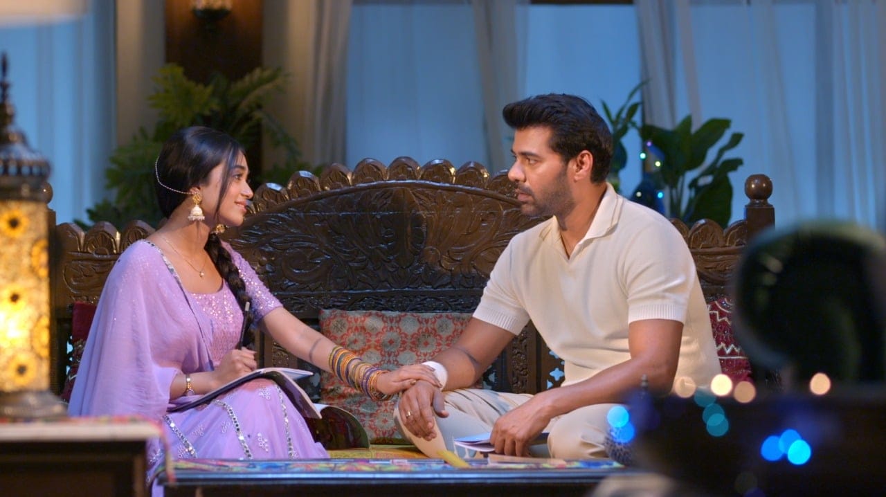Pyar Ka Pehla Naam Radha Mohan 18th June 2022 Written Update: Damini accuses Radha - JustShowBiz