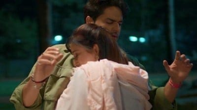 Anupama: Anuj, Maaya's kiss goes viral, Anupama face heart break